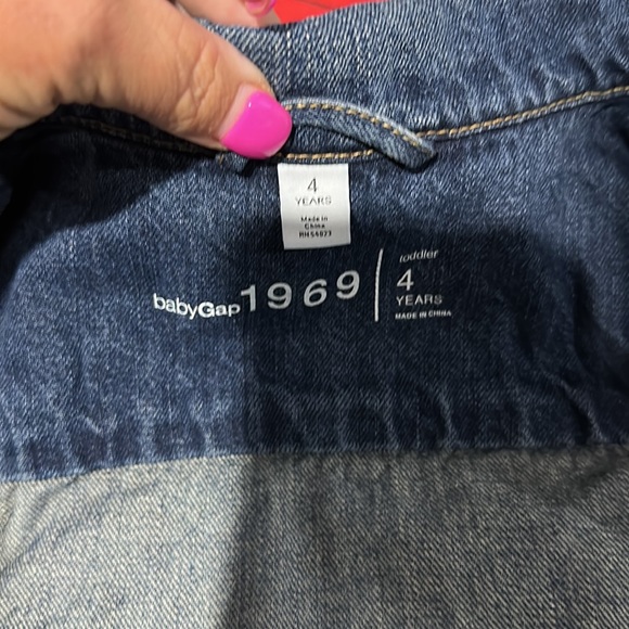 🧒🏻 GAP JEAN JACKET 🩷 - Picture 2 of 3